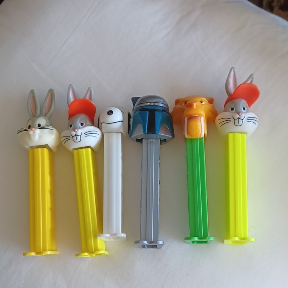 PEZ Candy Dispenser Assorted Bugs Bunny (3), Star wars, snoopy, ice age 6 total